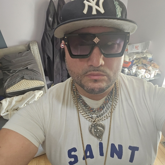 Meet your Posher, Juan - Picture 7 of 9